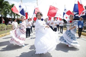 Al ritmo de la saloma llegó el mes de la patria